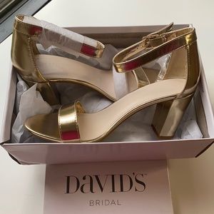 Gold/Metallic Bulk Heel with Ankle Strap. Size 9